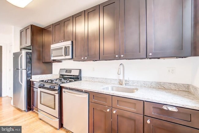 Building Photo - 1575 Spring Pl NW