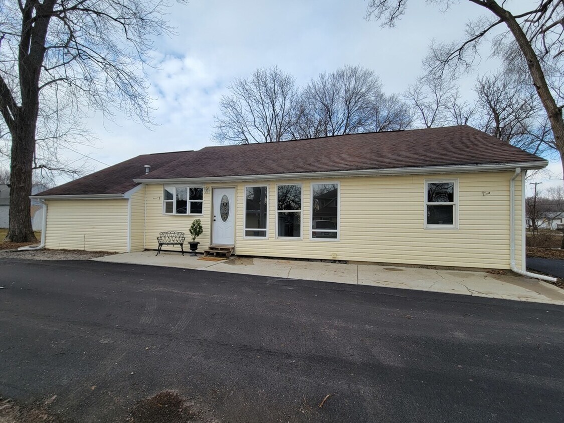 2021 Post St, Ottawa, IL 61350 House Rental in Ottawa, IL
