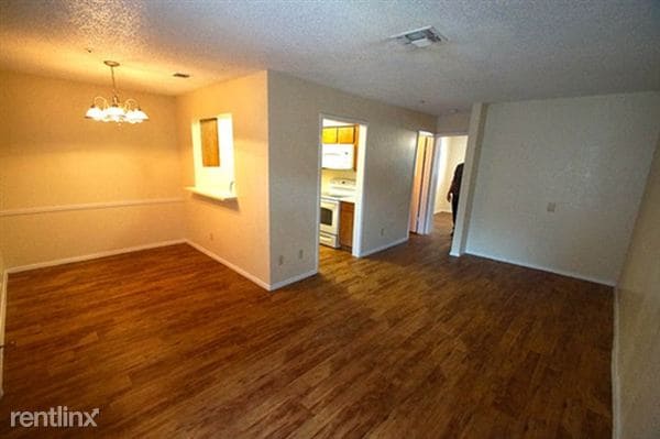 Primary Photo - 2501 Manor Rd