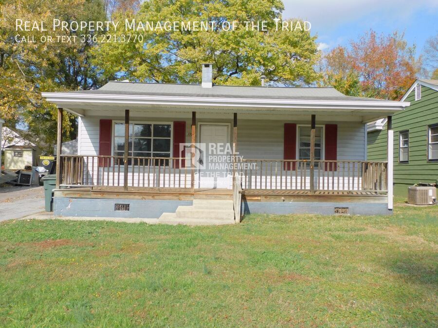 Foto principal - *Move In Special* Charming 3BR/1.5BA Home ...