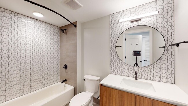 Interior Photo - The MO