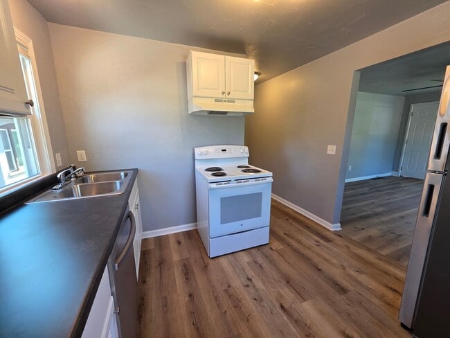 Building Photo - Shipyard Maple At 5th