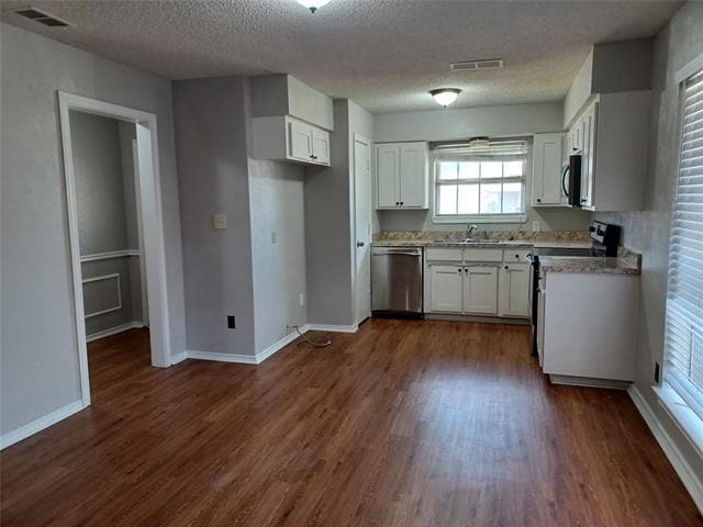 Foto del edificio - 2 Longhurst Ct