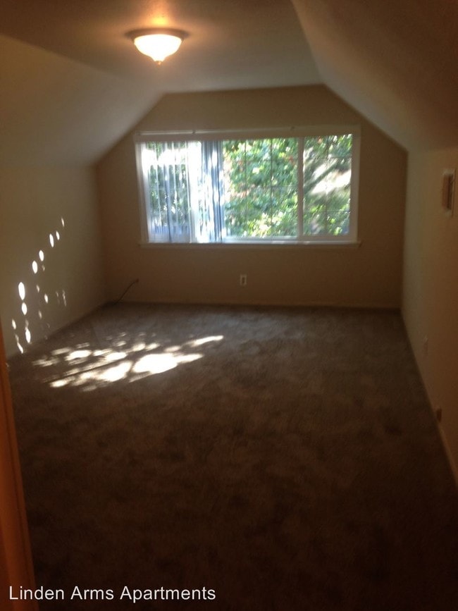 Building Photo - 302 W Frances Willard Ave