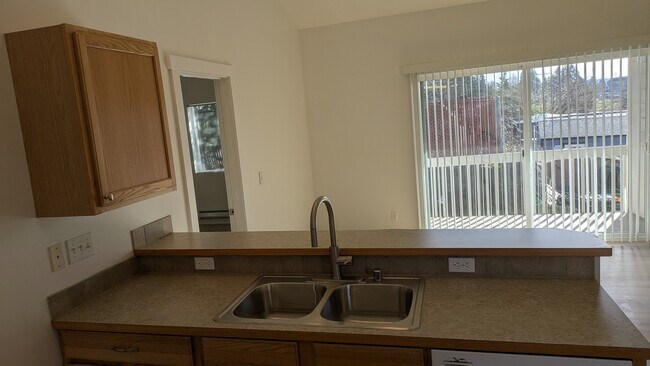 Building Photo - 1101 Bonneville Ave