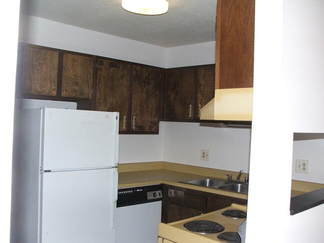 Building Photo - 92 Quarry Hill Rd