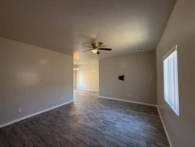 Foto del edificio - 3 Bedroom 2 Bathroom Home