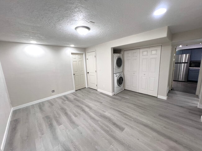 Building Photo - 6291 Liza Ln