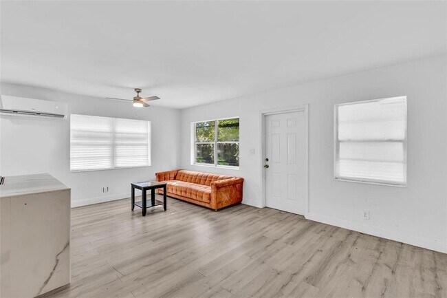 Foto del edificio - 1517 NW 8th Ave