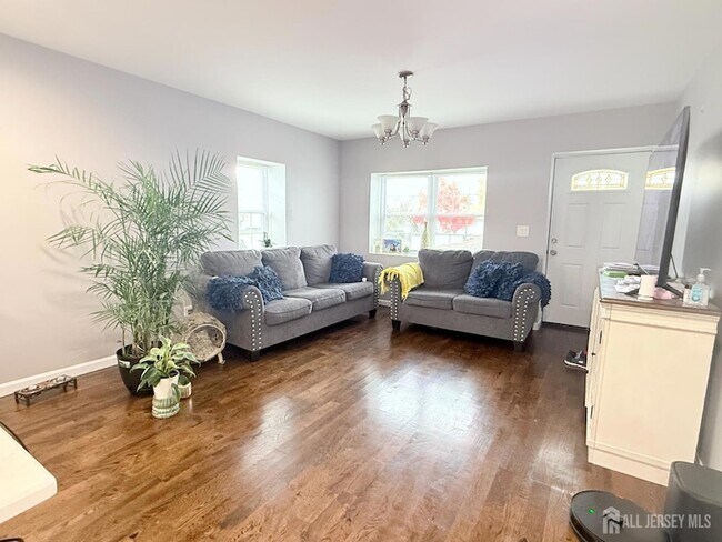 Foto del edificio - 42 Nelson Ave