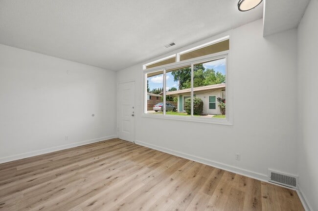 Foto del edificio - 3761 Avera Ave