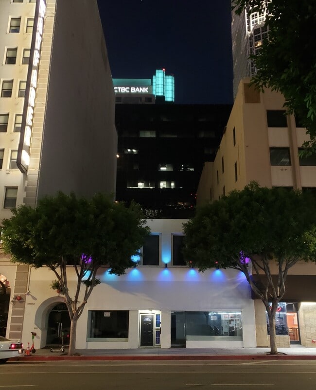 Building Photo - Room #1