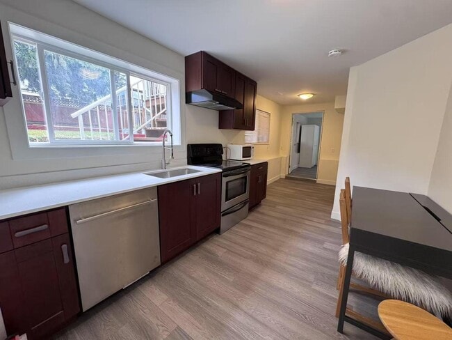 Photo du bâtiment - 8922 Watson Dr