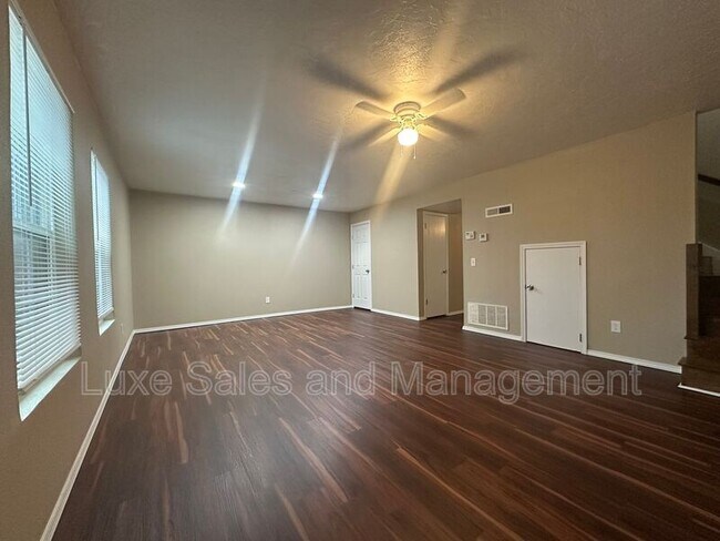 Foto del edificio - 6004 NW Expressway