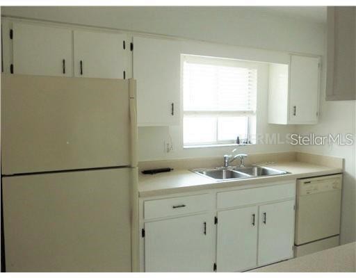 Foto del edificio - 2740 Hidden Lake Blvd