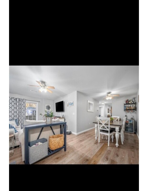 Foto del edificio - 402 New River Rd