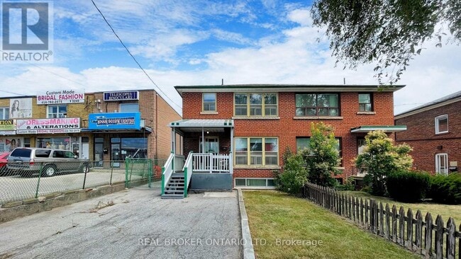 Building Photo - 3241 Dufferin St