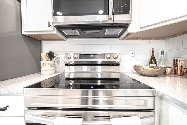 Building Photo - Yuma Apartments