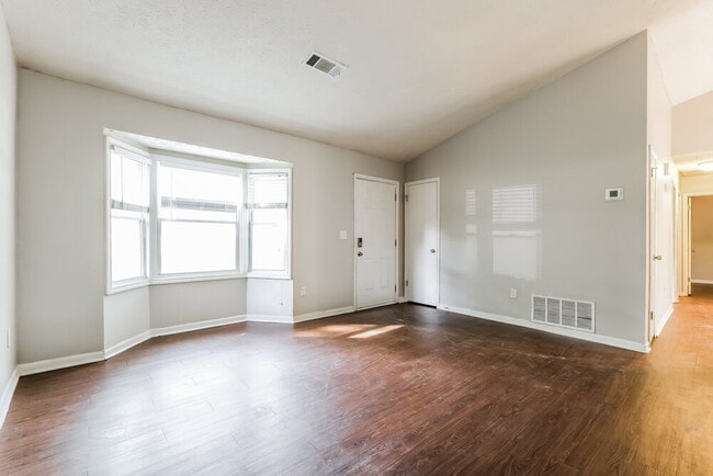 Building Photo - 660 Utoy Cir SW