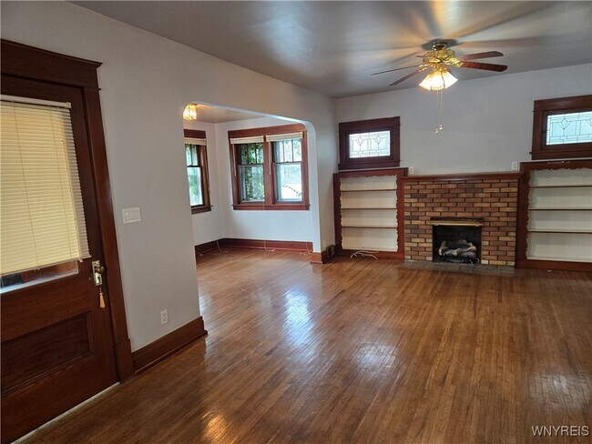 Foto del edificio - 137 Commonwealth Ave