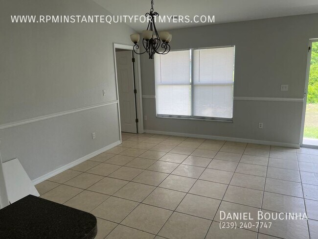 Building Photo - 3 Bedroom & 2 Bath Home in Downtown Lehigh...