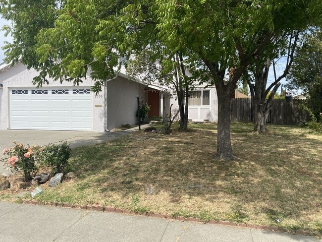 Building Photo - Charming 4 Bedroom, 2 Bath Home