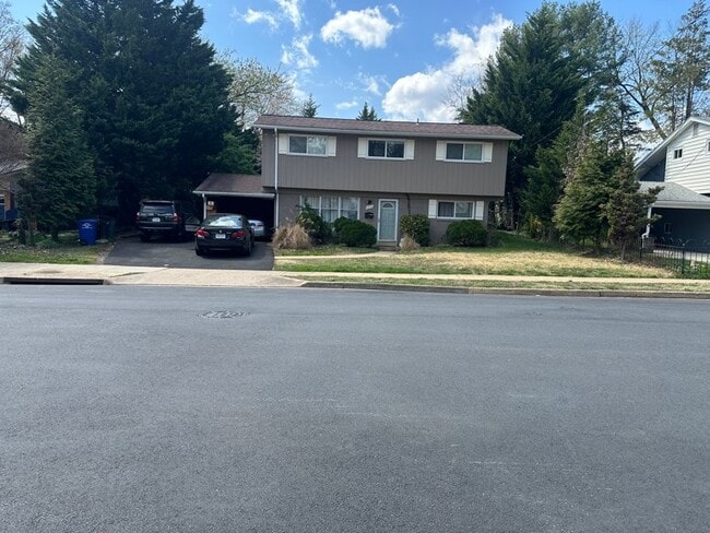 Photo - 4240 Sideburn Rd (Fairfax, VA) House