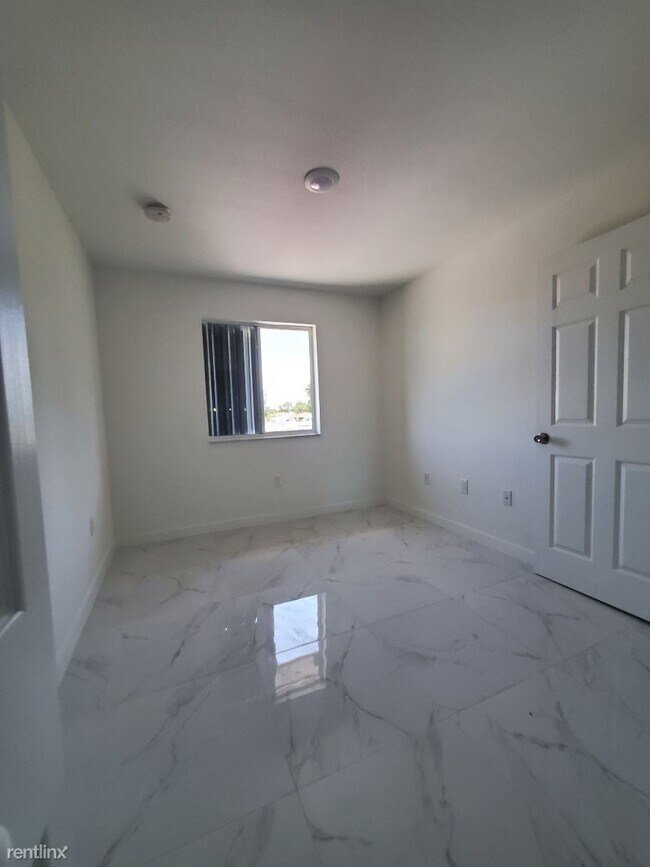 Building Photo - 5 br, 2 bath House - 2354 NW 67th St # 233...
