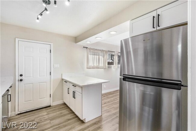 Building Photo - 38 Magnesium St