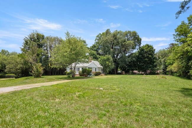 Building Photo - 105 Stonewall Ave