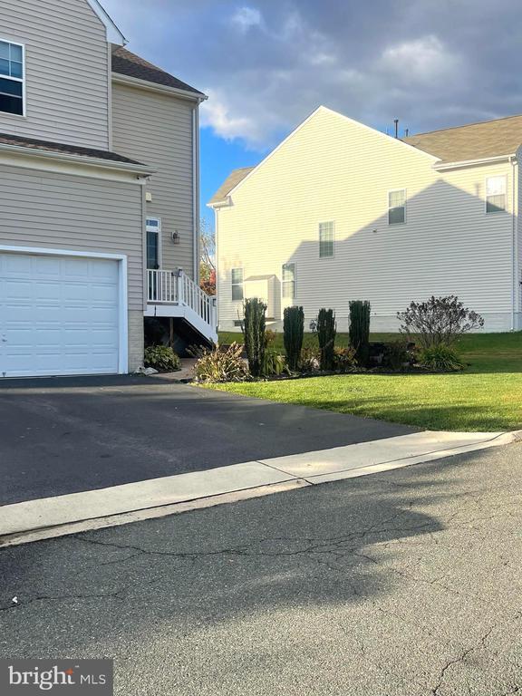 Building Photo - 15409 Papillon Pl