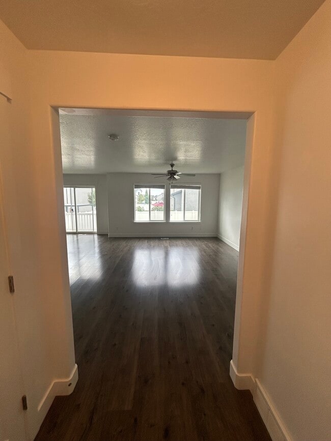 Foto del edificio - 878 W McKenna Rd