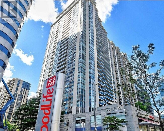 Photo du bâtiment - 4978 Yonge St