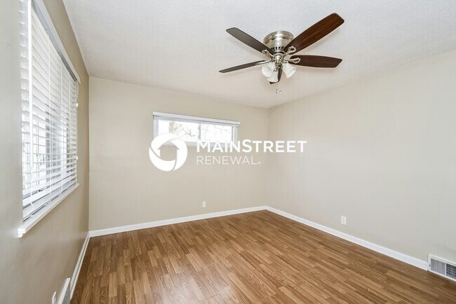 Foto del edificio - 3 Bedroom Pet-Friendly Home in Louisville,...