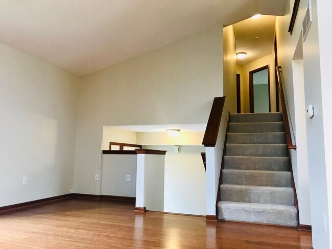 1301 - Suite 720-750 - 3843 West De Blaay Ct SE