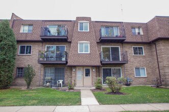 Building Photo - 9422 Bay Colony Dr