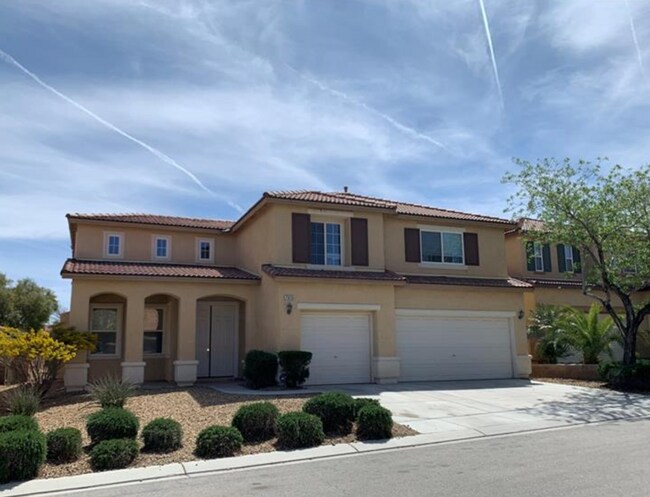 Building Photo - Stylishly Updated Southwest Home with Spac...