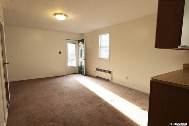 Foto del edificio - 27 Columbia Ave