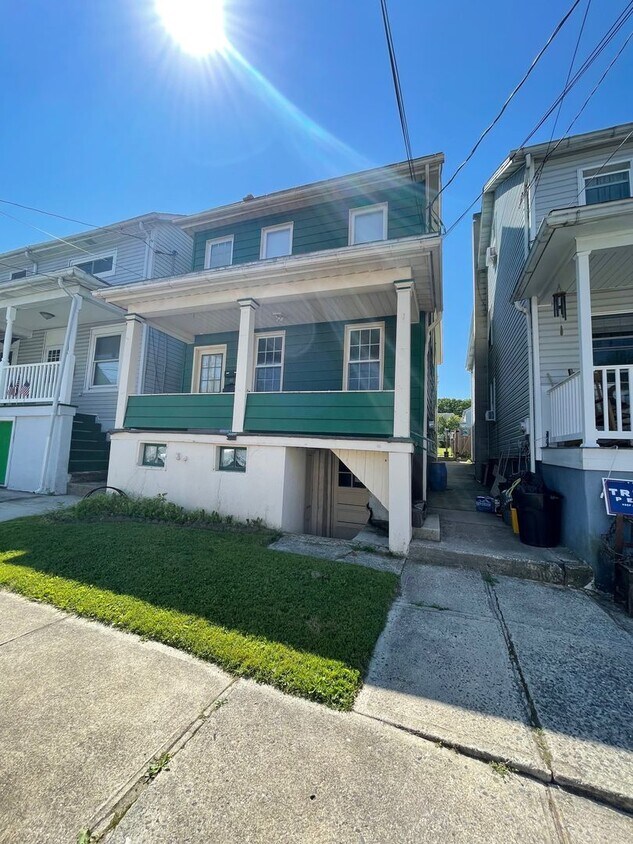 6 E High St Unit 6 East High Street APT 2, Coaldale, PA 18218 Room