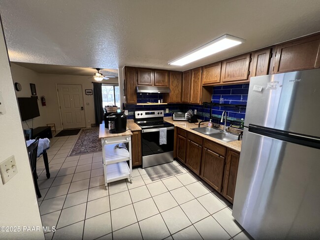 Building Photo - 4580 N Agua Fria Dr