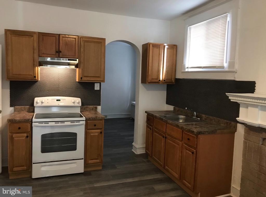 Foto del edificio - 4832 E Roosevelt Blvd