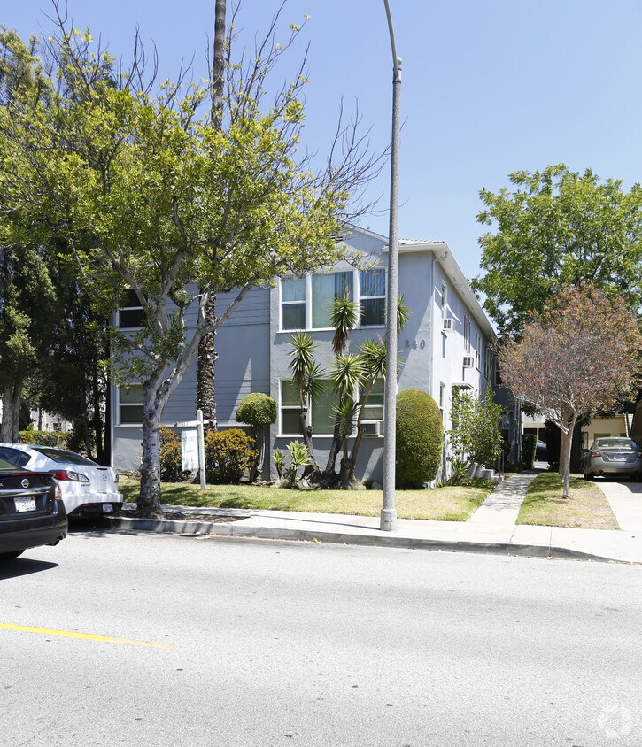 Foto del edificio - 240 N Jackson St