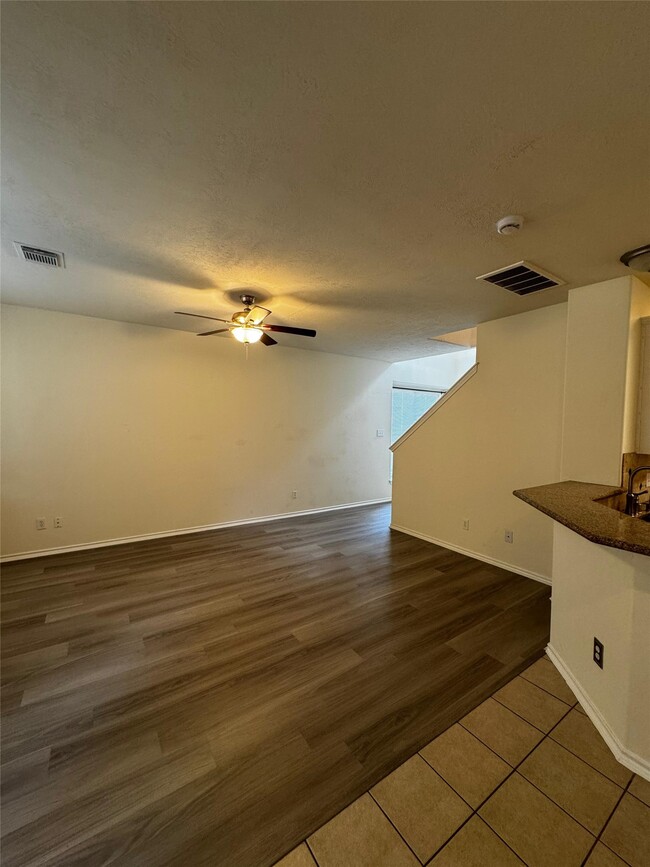 Building Photo - 246 W Stedhill Loop