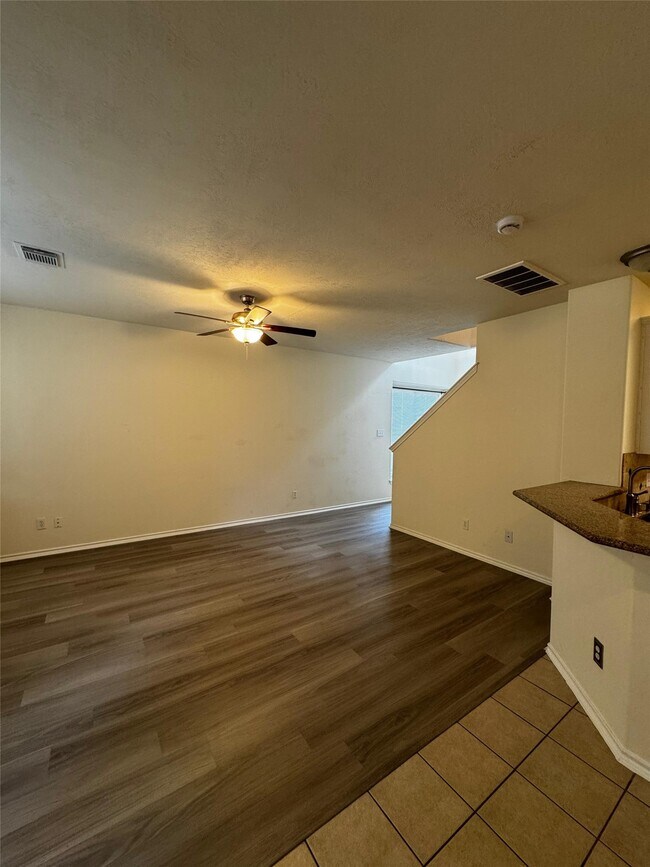 Foto del edificio - 246 W Stedhill Loop