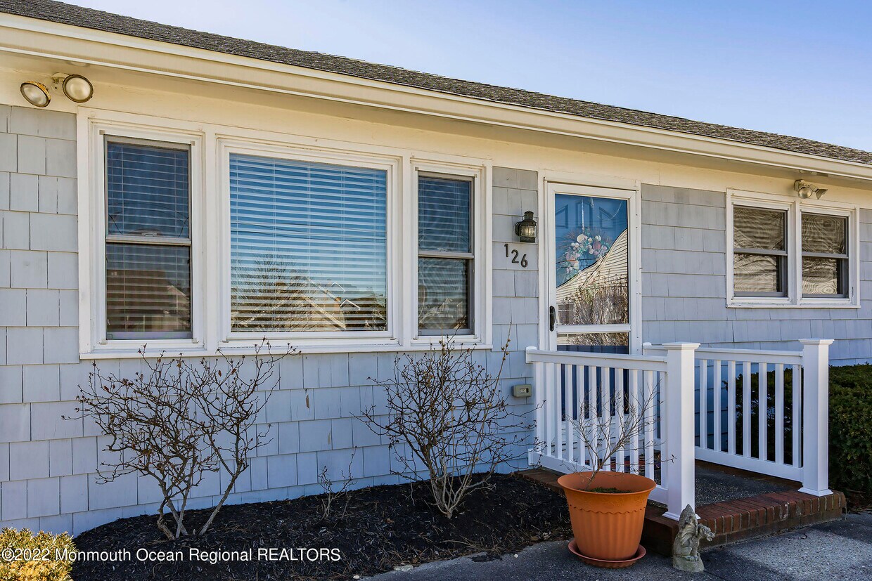 126 New Jersey Ave, Lavallette, NJ 08735 House Rental in Lavallette, NJ