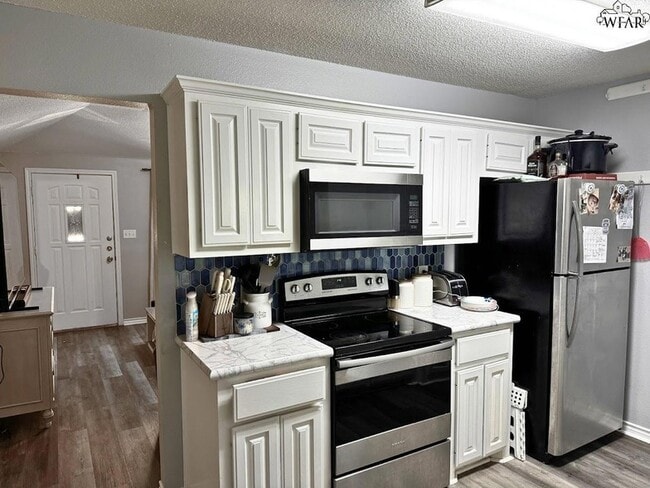Foto del edificio - 5216 Brookwood Dr