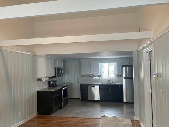 Kitchen - 431 Cleveland Rd W