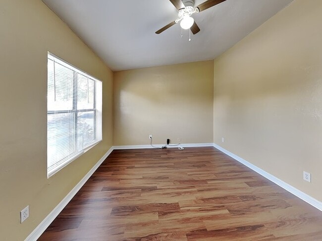 Foto del edificio - 1737 Ave C NE