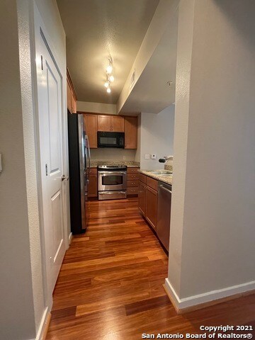 Foto del edificio - 7342 Oak Manor Dr