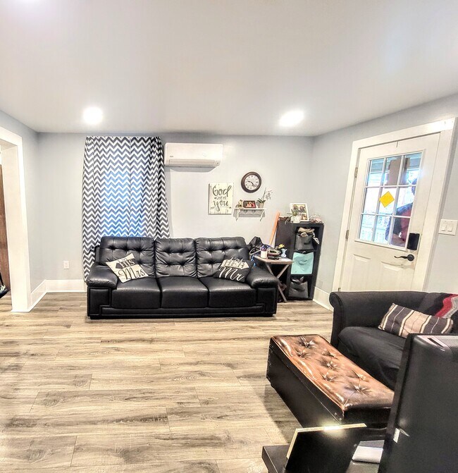 Sala de estar - 43 N Highland St